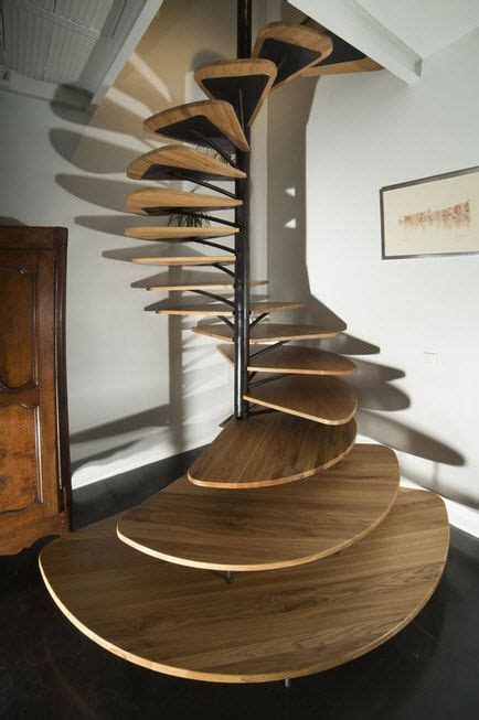 Escaleras De Madera Modernas De Caracol