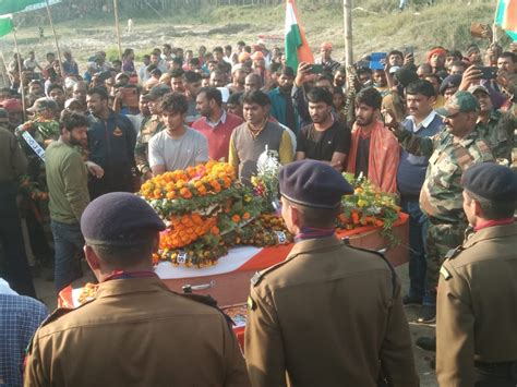 Death Due To Serious Illness In Jammu And Kashmir Crowd Gathered In