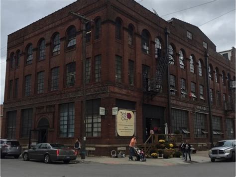 Great Vintage Shopping In The West Bottoms On The Weekends