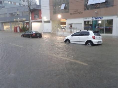 Chuva Forte Causa Alagamentos Em Itaja E Balne Rio Cambori Nd Mais