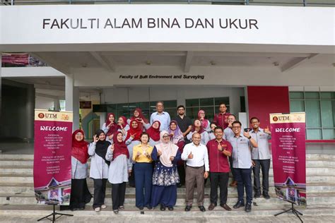 Program Sarjana Muda Ukur Bahan Bergerak Seiring Kehendak Industri