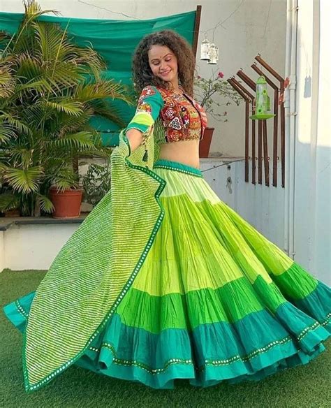 Pin By Niki Shah On Navratri Lehnga Designs Chaniya Choli Designs