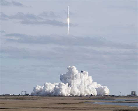 Il Cargo Cygnus In Volo Verso La Stazione Spaziale