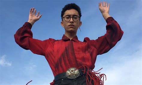 Pocnejo filho de Solimões quebra barreiras e lança sertanejo gay CartaCapital