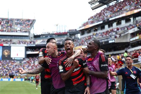 Gonzalo Plata le ganó el duelo a Moisés Caicedo: Flamengo sorprende y
