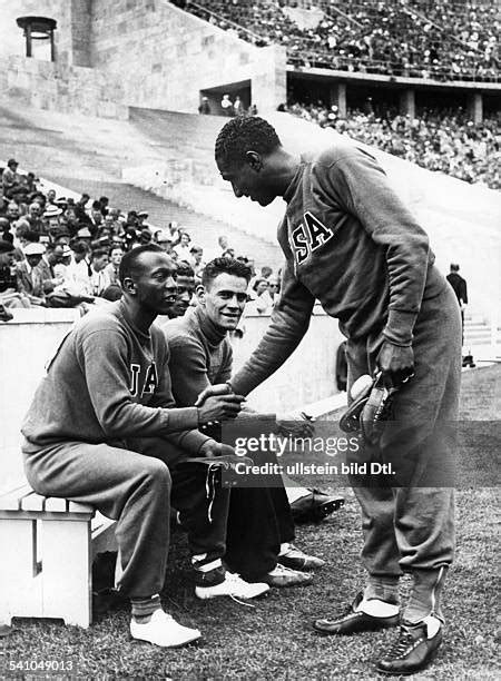 333 Jesse Owens 1936 Olympics Photos & High Res Pictures - Getty Images