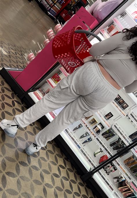 Hungry Chubby Ass In Sweats Spandex Leggings Yoga Pants Forum