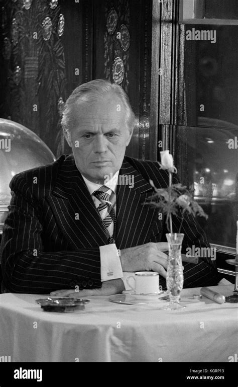 Murder On The Orient Express 1974 Richard Widmark Date 1974 Stock