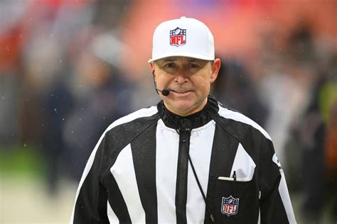 What NFL referee Brad Allen said after controversial penalty that ...