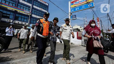 Pemprov Jakarta Tindak Juru Parkir Liar Di Minimarket Hingga Ruko