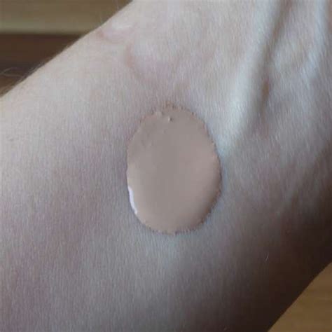Test Foundation Rival De Loop Hyaluron Make Up Farbe Nude Pinkmelon