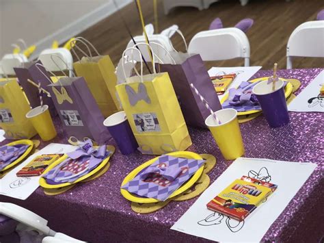 Daisy Duck Birthday Party Ideas | Photo 1 of 17 | Duck birthday, Daisy ...