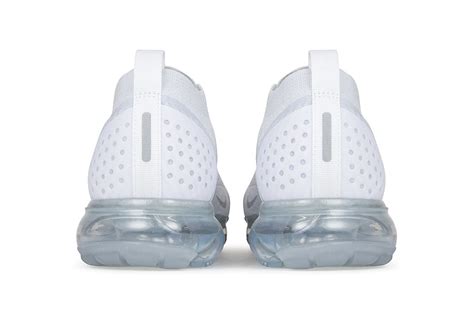 White Nike Air VaporMax Flyknit 2 – Feature