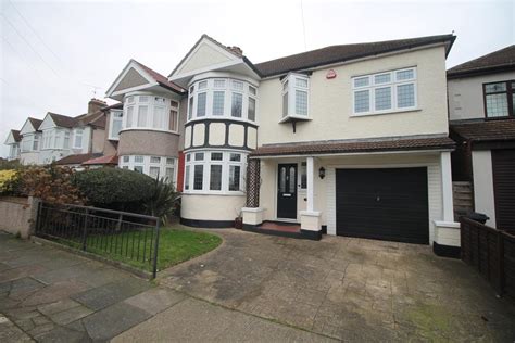 Ferguson Avenue Gidea Park Romford 5 Bed Semi Detached House £