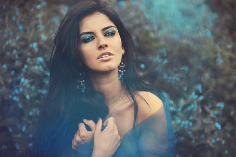 Download Earrings Blue Eyes Brunette Woman Model 4k Ultra Hd Wallpaper