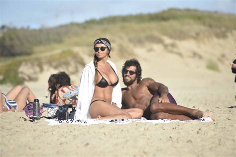 La bikini triangulito el clásico diseño sexy que eligen las mujeres en el verano 2018 Infobae