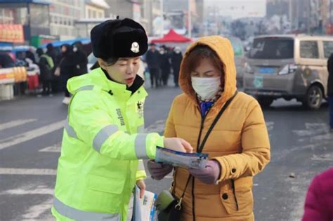 美丽乡村行丨延吉交警“赶大集” 交通宣传“接地气”澎湃号·政务澎湃新闻 The Paper