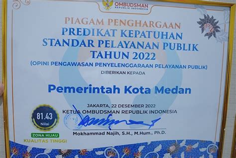 Terima Penghargaan Predikat Kepatuhan Standar Pelayanan Publik 2022