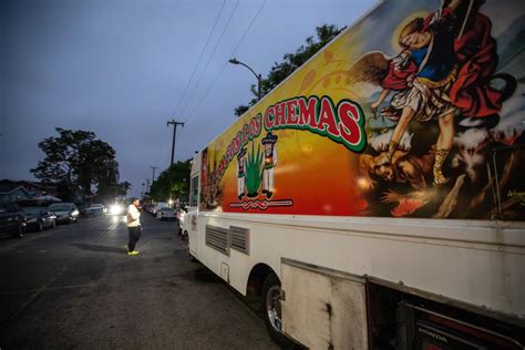 Gunmen Rob Six Los Angeles Taco Trucks And Stands Los Angeles Times