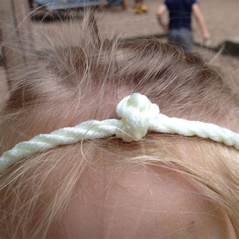 Learning how to tie knots | Preschool Play