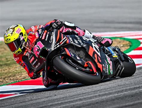 Motogp Aleix Espargaro E L Aprilia Dominano La Sprint A Barcellona