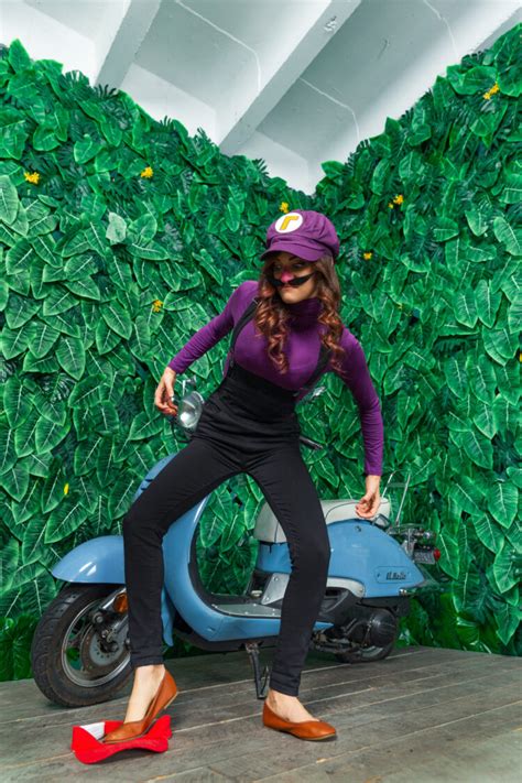 Hot Sexy Kara Corvus Bikini Pics