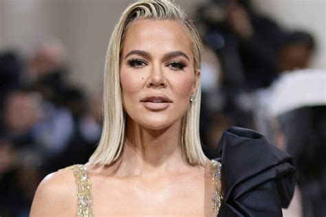 Khloé Kardashian presume cuerpazo en bikini