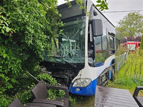 Wypadek Autobusu Mpk Pod Krakowem Kierowca Straci Panowanie Nad