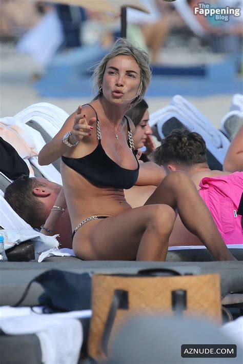 Noemi Bocci Sexy Photos Showing Off Her Beautiful Body Wearing A Hot Black Bikini At The Beach