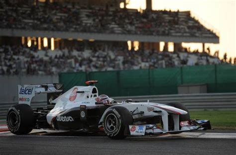 2011年第18戦のアブダビgpで走る小林可夢：f1 小林可夢偉 写真特集：時事ドットコム