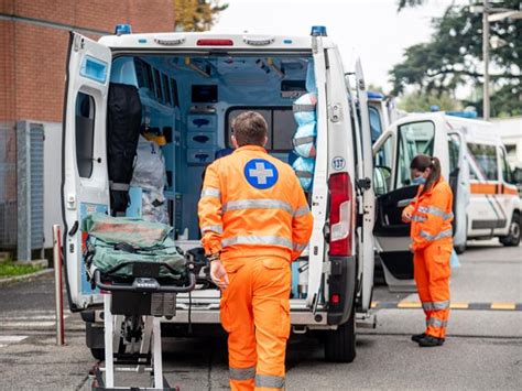 Polmoniti Nei Bambini In Aumento Anche In Francia Gli Accessi Al