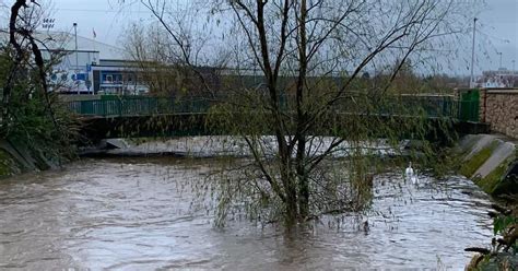 Edinburgh flooding: Anxious local residents share fears as Water of ...