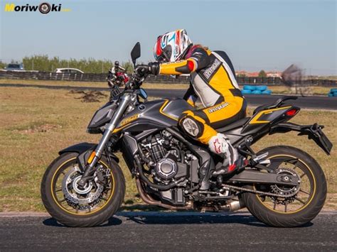 Voge 525 R Una Naked Erre Para Empezar