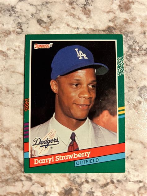 1991 Donruss 2 Yellow Stripes On Right Border 696 Darryl Strawberry