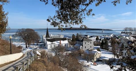 Mackinac Island in the Winter | Discover the U.P.