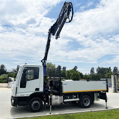 Allestimento Di Un Autocarro Iveco Con Gru Pm Soltec Group