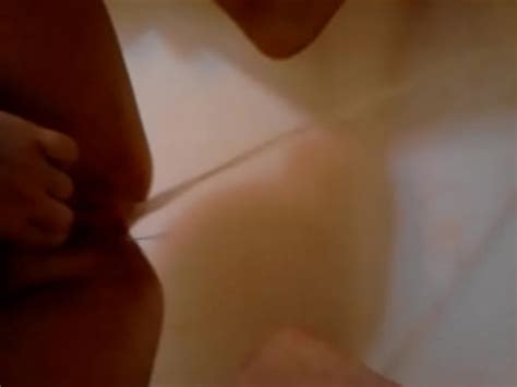 Chica Hace Mucho Pis En La Ducha XVIDEOS