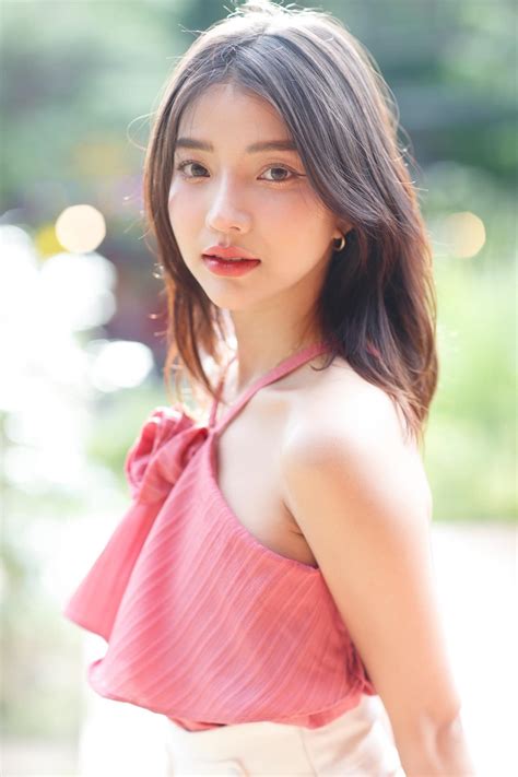 Bất ngờ trước nhan sắc 10 điểm không có nhưng của hot girl đồng phục xinh nhất Thái Lan đình