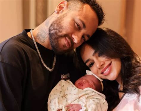 Neymar E Bruna Biancardi Divulgam As Primeiras Fotos Da Filha Mavie