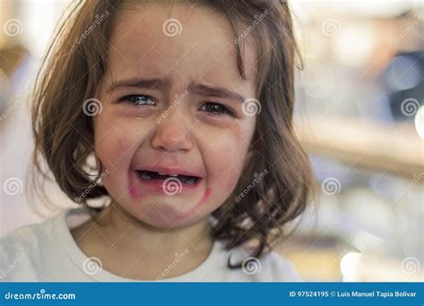 Pleurer De Petite Fille Image Stock Image Du Crainte