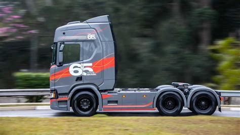 Conhecemos o Scania R 450 Série Comemorativa 65 Anos Daily News