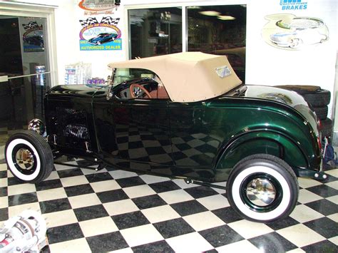 Tom's 1932 Ford Roadster - Midwest Hotrods