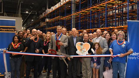 Photos: 550,000 sq.ft. Walmart Distribution Center in Cocoa