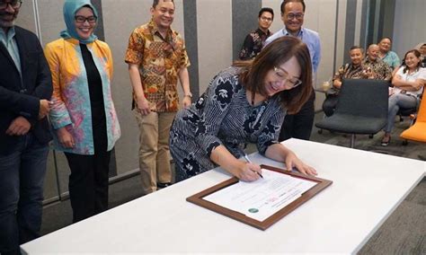 FOTO Danamon Bersama MUFG Adira Finance Zurich Asuransi Indonesia