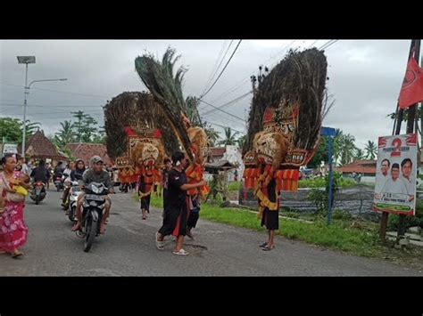 Arak An Reog Tri Manunggal Di Jalan Desa Pulo Kec Tempeh Youtube