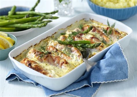 Baconlindad lax under ost- och dilltäcke