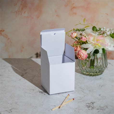 White Luxury Folding Box And Liner For 30cl Lucy And Lotti Candle Jars Candle Shack Uk