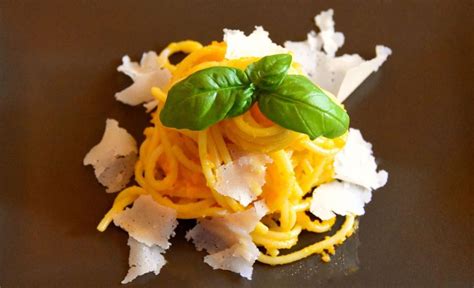 Spaghetti In Salsa Di Carote E Raspadura Lodigiana Profumo Di Broccoli