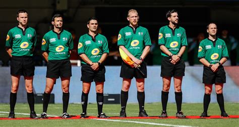 Castres Montpellier L Arbitre De La Finale De Top D Sign