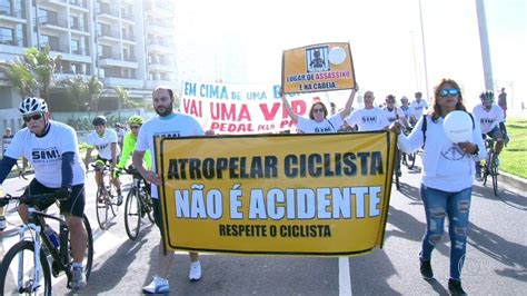 A morte do ciclista Hélio Crespo mobilizou centenas de pessoas RJ2 G1